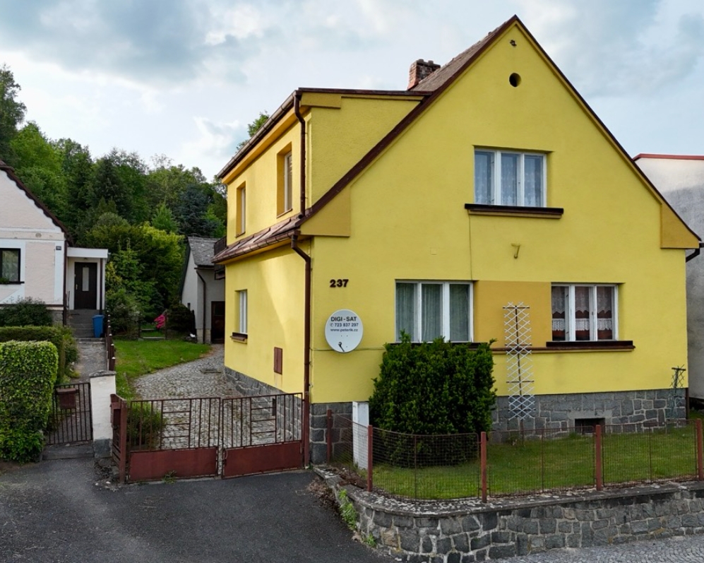 Prodej domu se zahradou Kolinec